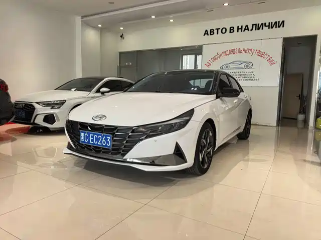 HYUNDAI ELANTRA