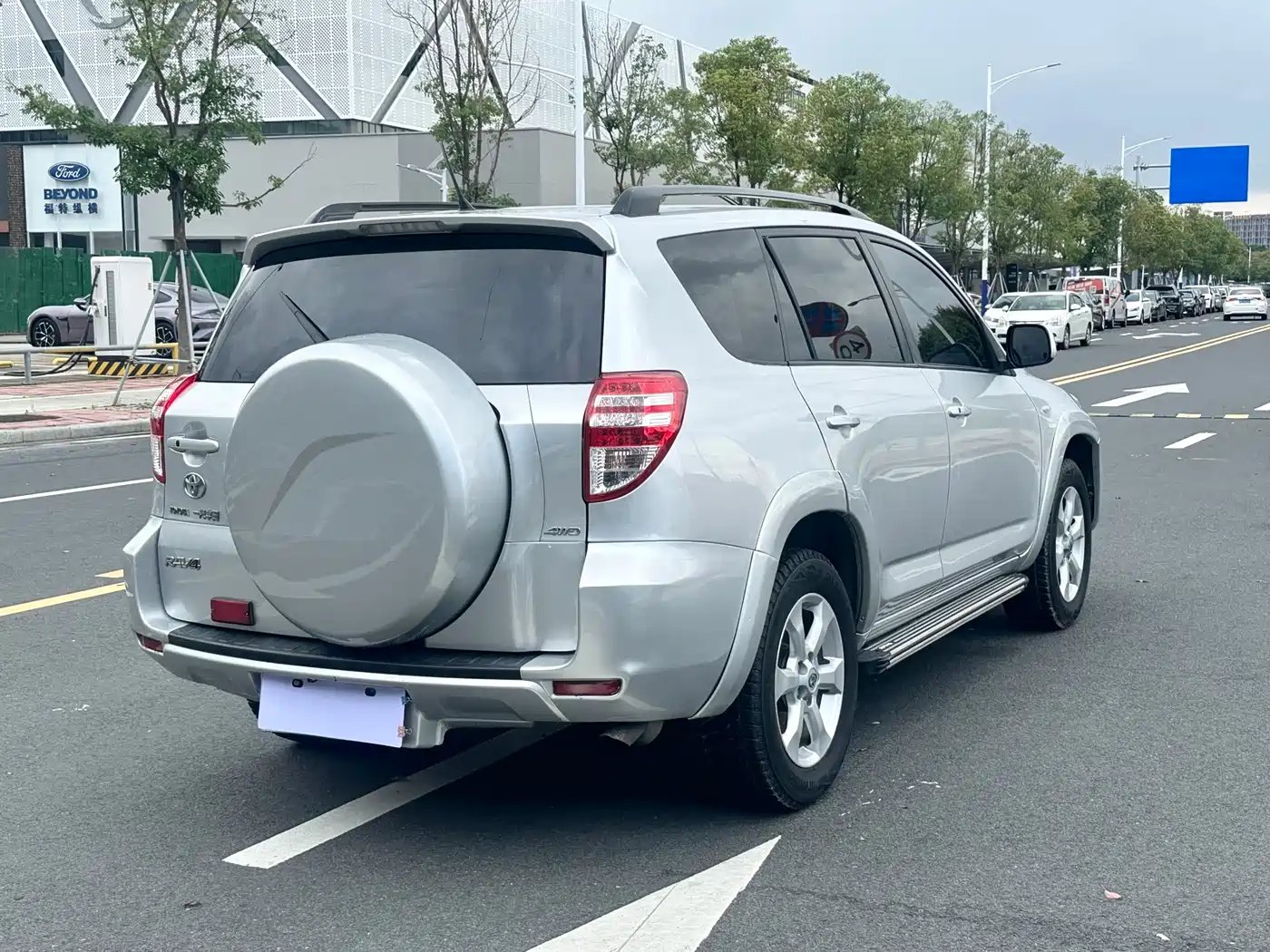 Toyota RAV4 Rongfang 2010 2.4L Automatic Luxury Upgrade Edition фото 7