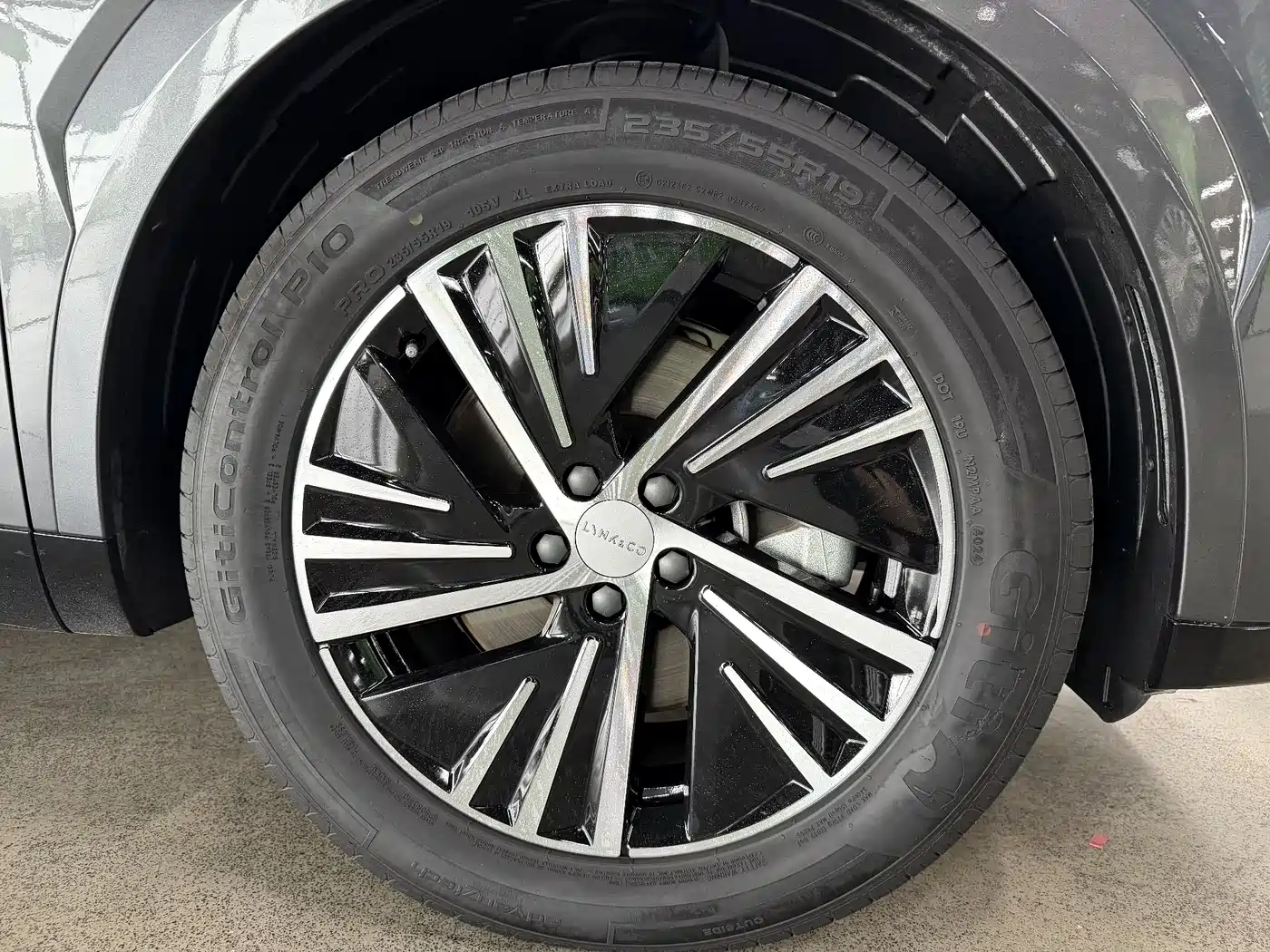 Lynk & Co 08 EM-P 2025 Model 120km Long Range Plus фото 12