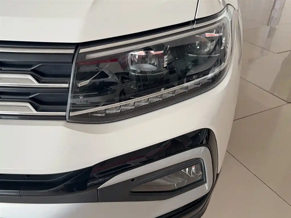VOLKSWAGEN TU KAI