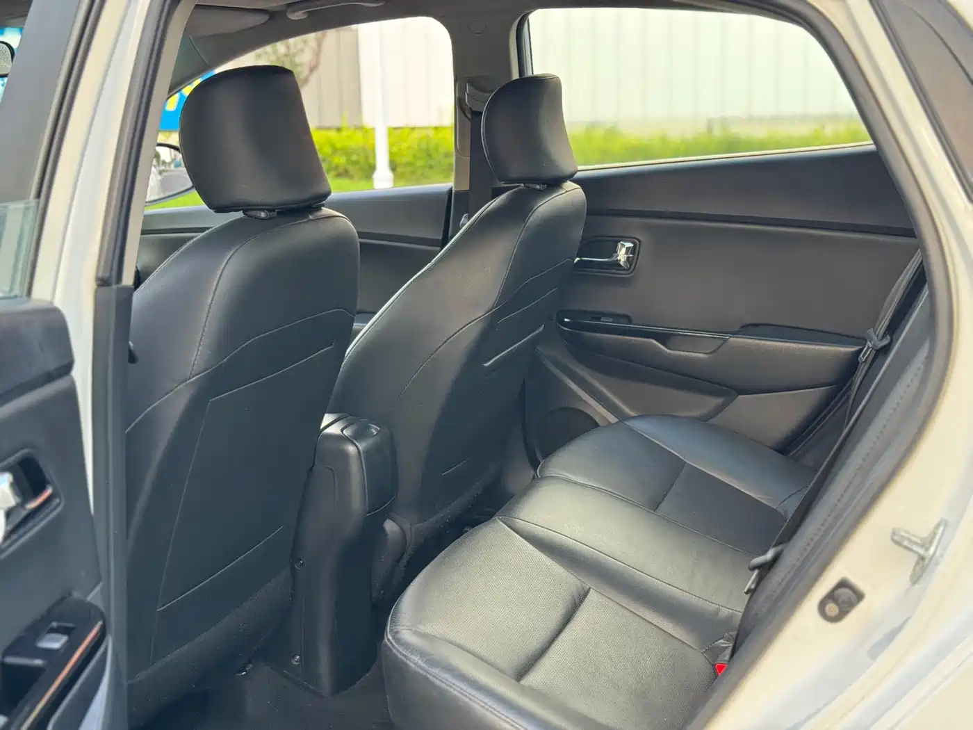 Kia K2 2013 2012 Sedan 1.6L AT Premium ECO Commemorative Edition
