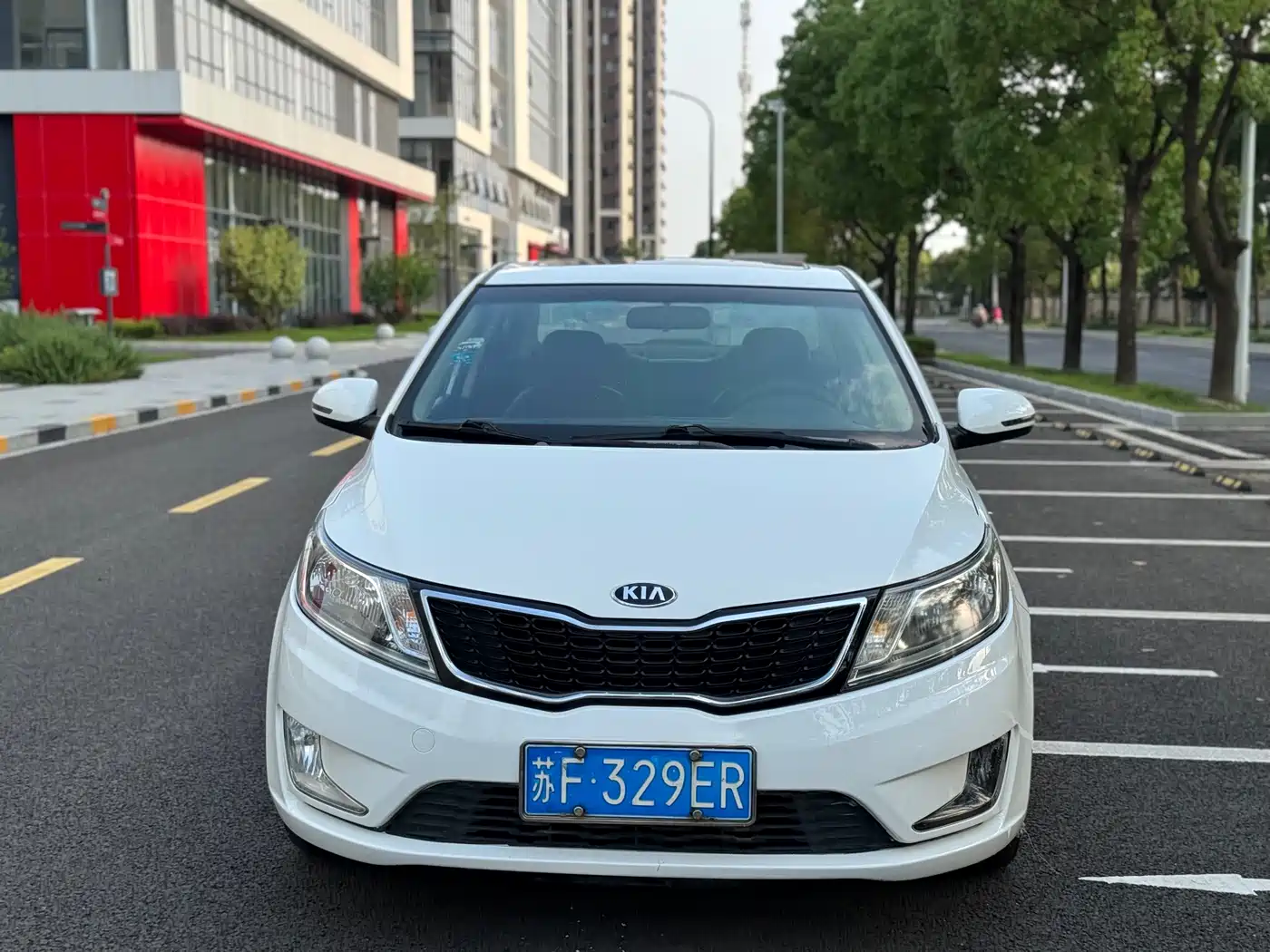 Kia K2 2013 2012 Sedan 1.6L AT Premium ECO Commemorative Edition