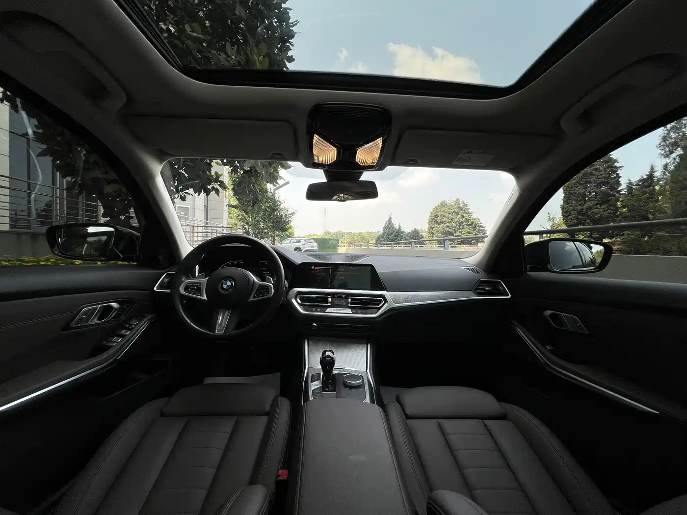 BMW 3 Series 2021 325i M Sport Night Edition фото 10