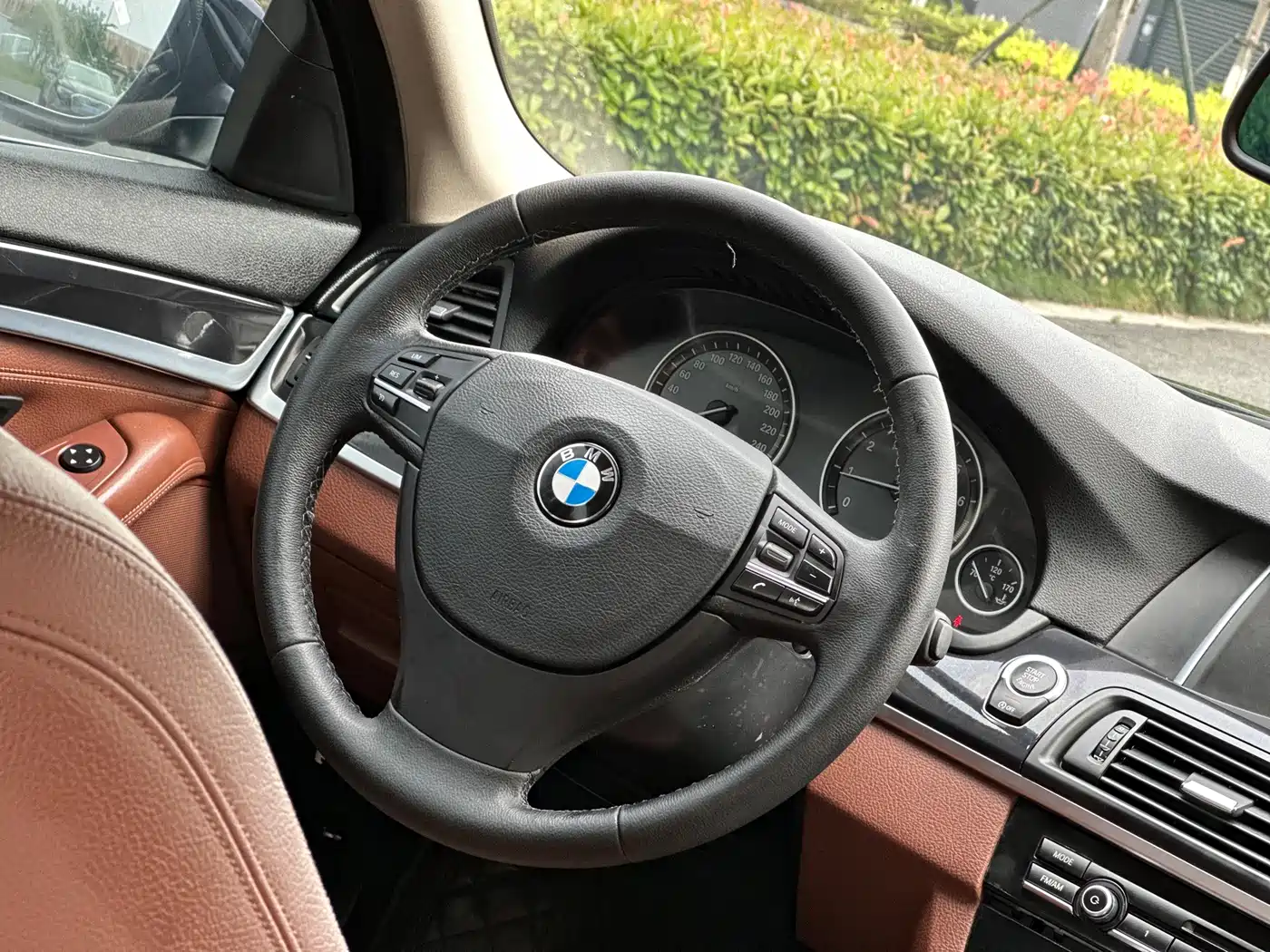 BMW 5 Series 2014 520Li Elegance фото 14