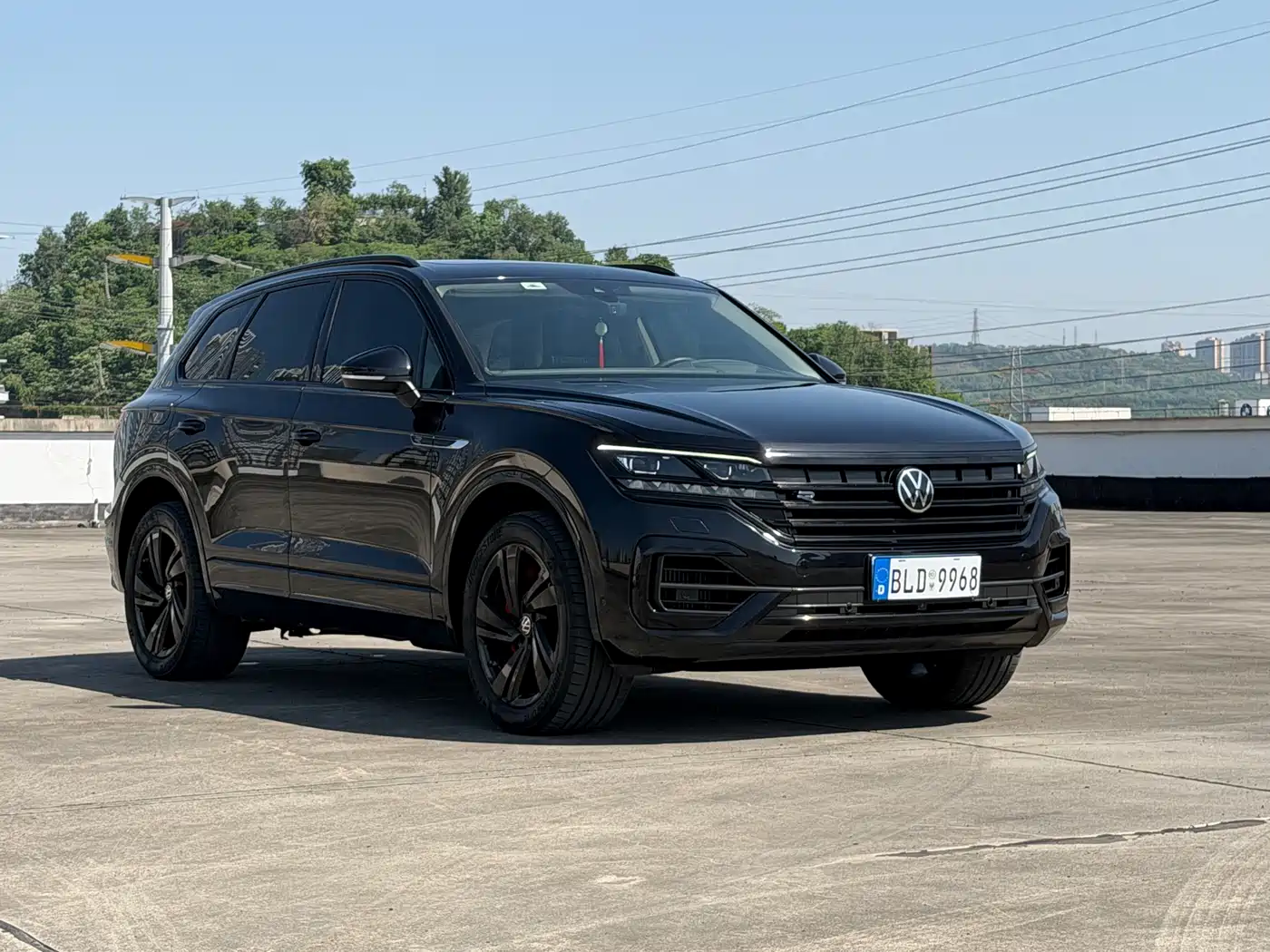 VOLKSWAGEN TOUAREG