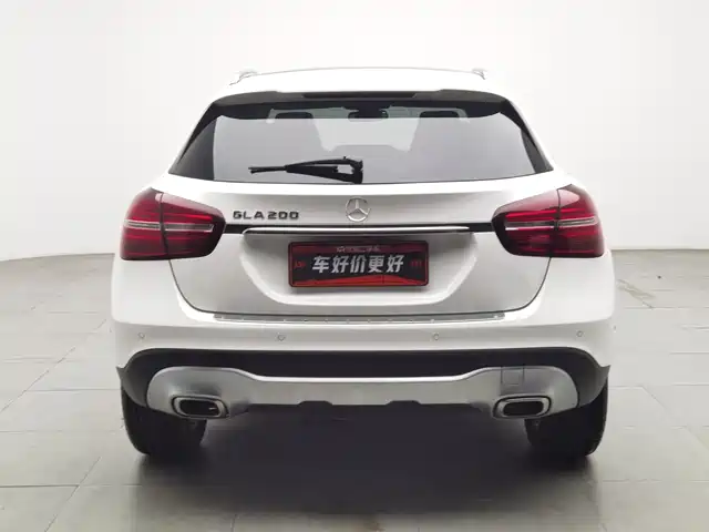 Mercedes-Benz GLA 2018 GLA 200 Dynamic — фото 4