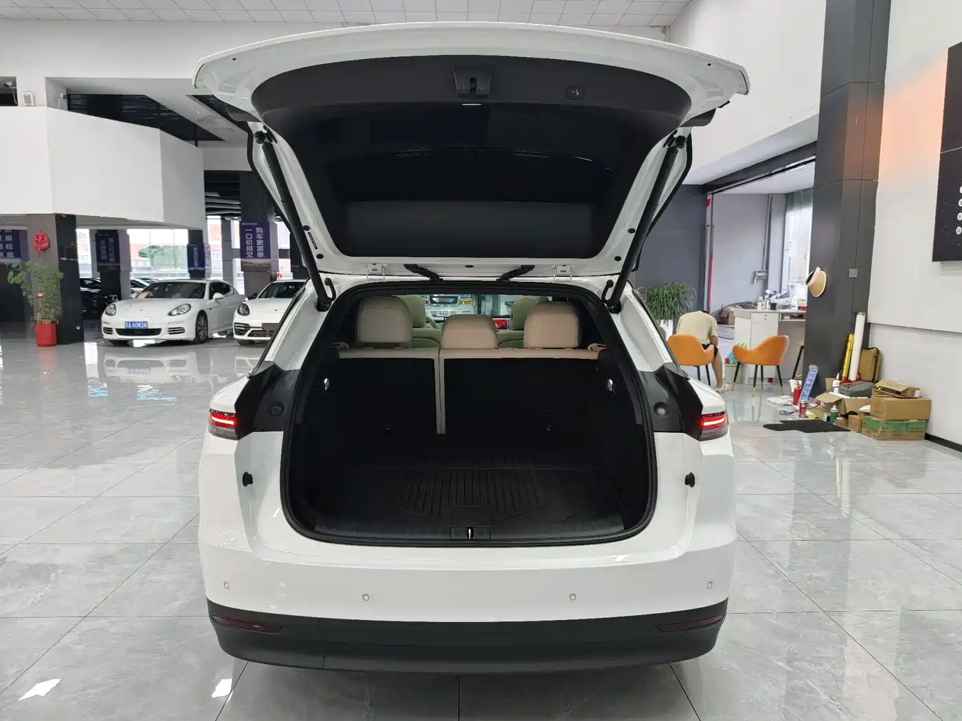 Li Auto i6 2026 2025 2WD Base Model