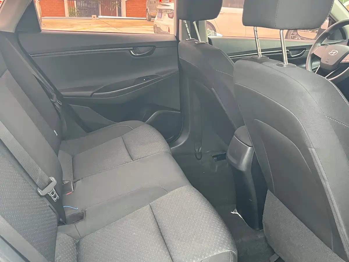 Hyundai Elantra 2018 1.6L Auto Joy GL (China V) фото 9