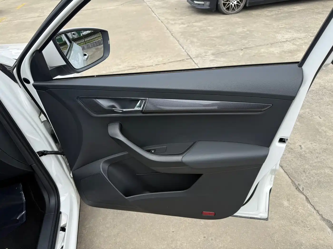 Škoda Karoq 2020 TSI280 Smart Luxury Edition China VI фото 18