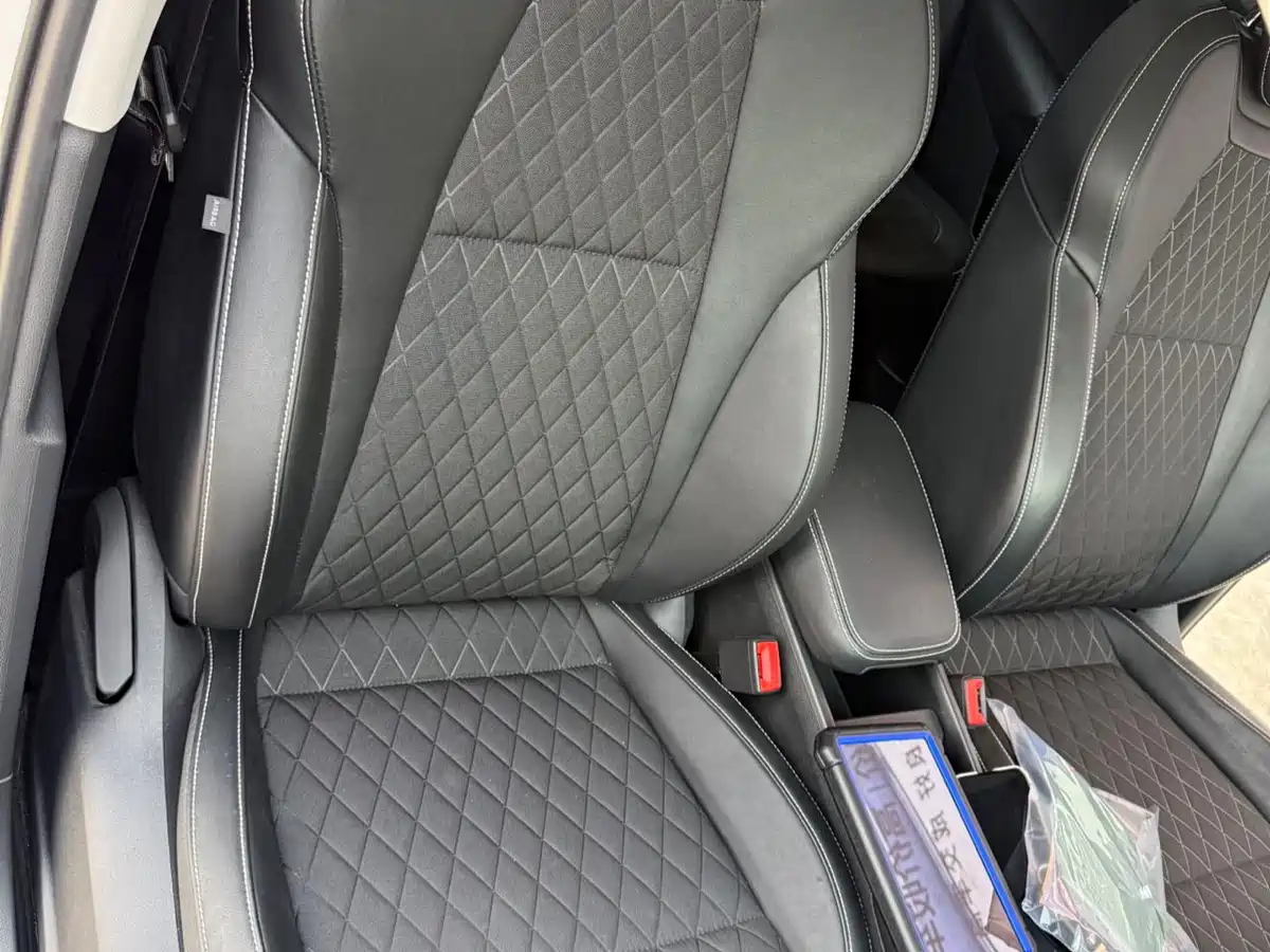 Škoda Karoq 2020 TSI280 Smart Luxury Edition China VI фото 10