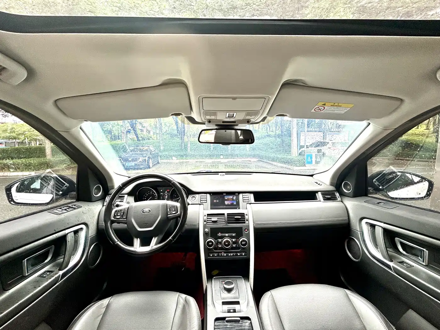 Land Rover Discovery Sport 2018 240PS SE Edition фото 17