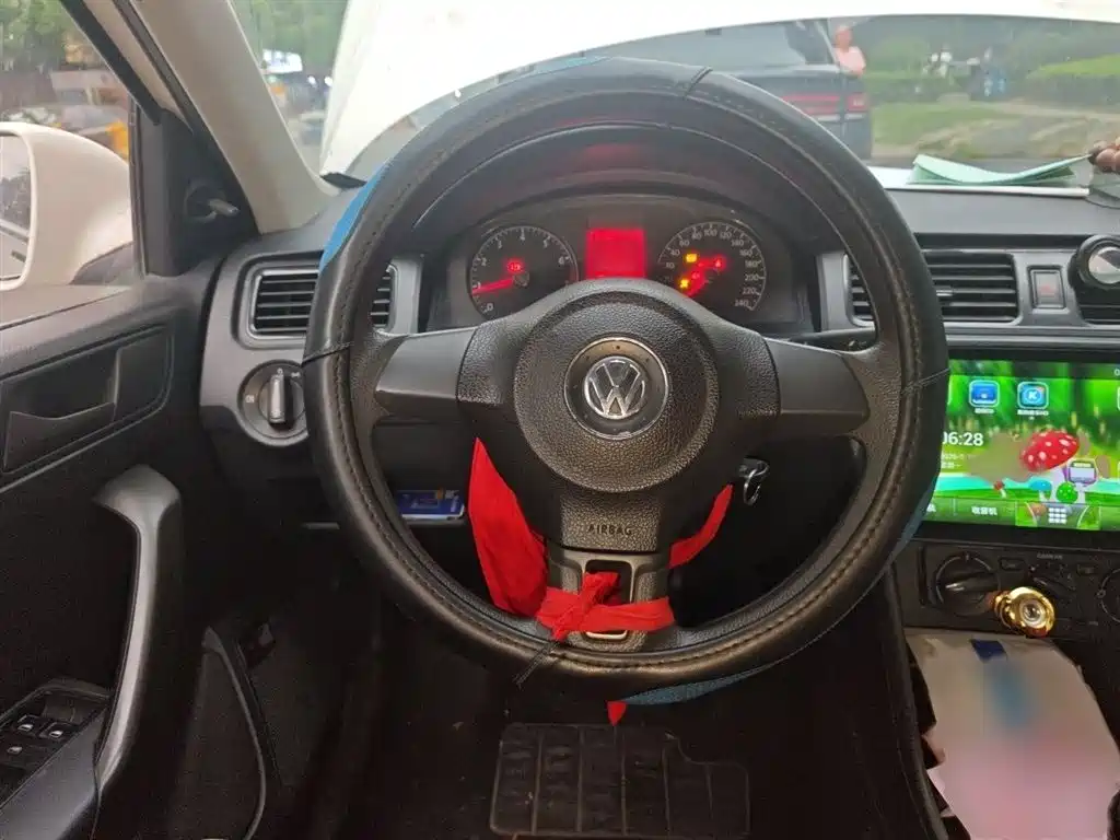 Volkswagen Santana 2015 1.4L Manual Trend Edition фото 3
