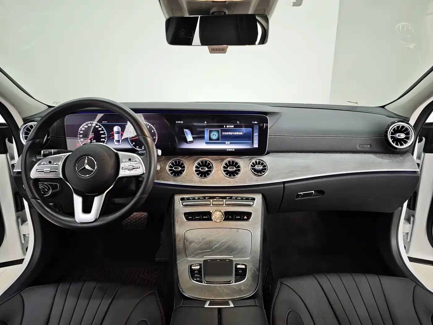 Mercedes-Benz CLS 2018 CLS 300 Dynamic фото 7