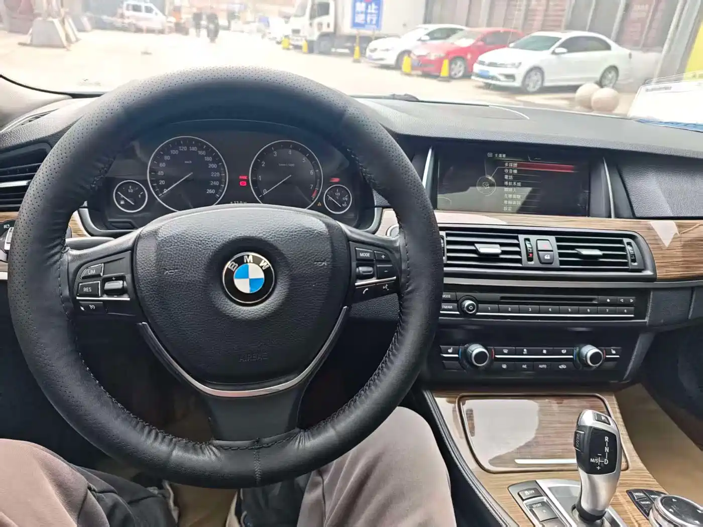 BMW 5 Series 2014 525Li Luxury Design Package фото 11