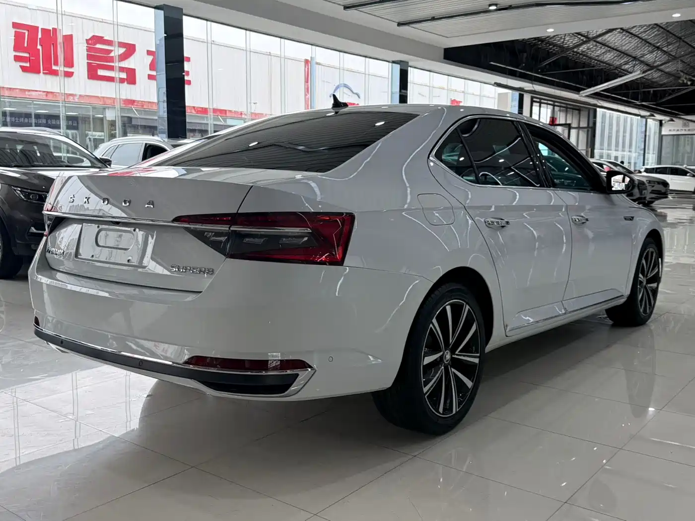 Škoda Superb 2023 Facelift TSI280 DSG Premium Edition фото 6