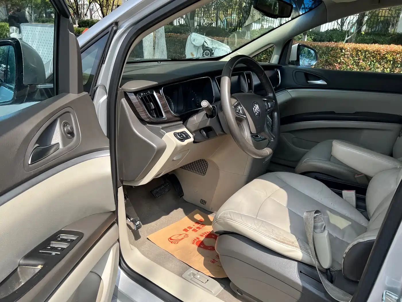 Buick GL8 2011 3.0L GT Luxury Business Elegance Edition фото 8