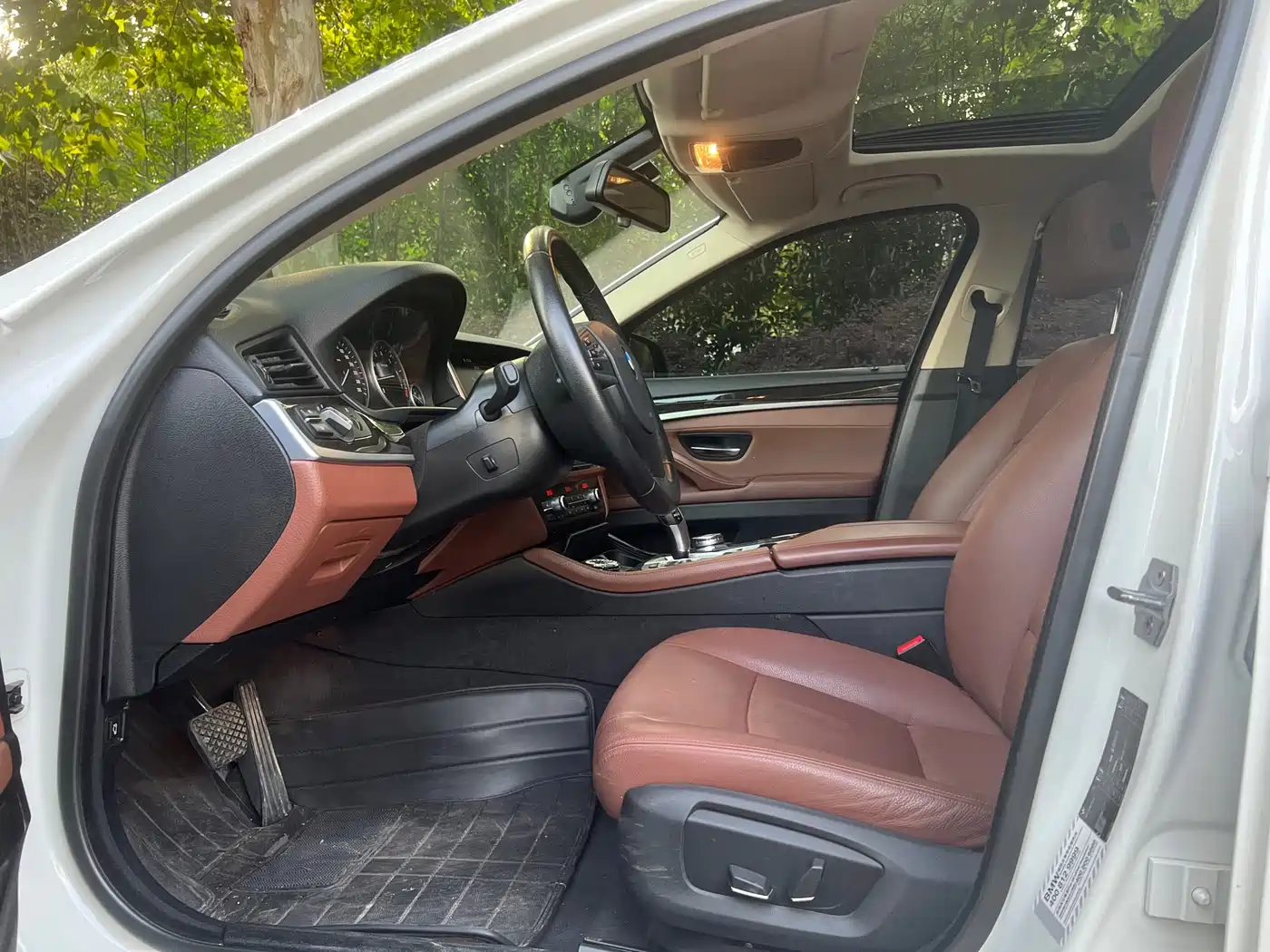 BMW 5 Series 2014 525Li Leading фото 9