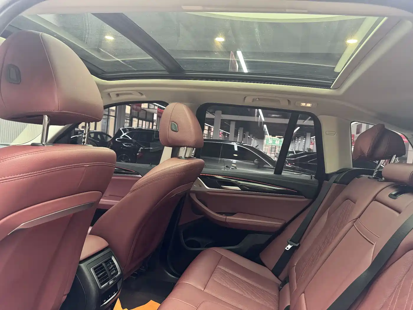 BMW iX3 2022 Leading Edition фото 10
