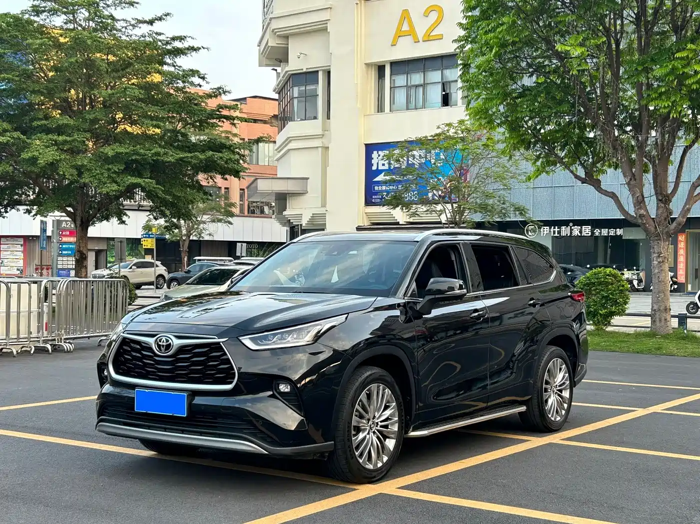 Фото 1 - Toyota Highlander