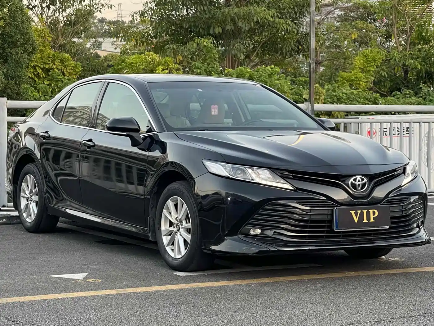 Фото 3 - Toyota Camry