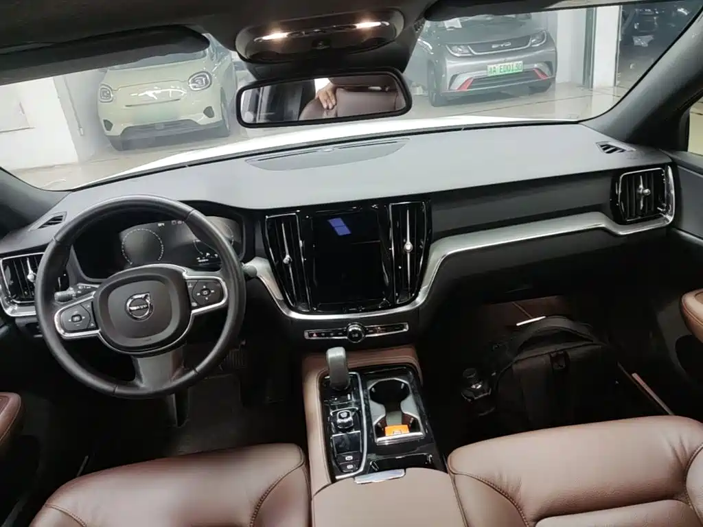 Volvo S60 Plug-in Hybrid 2021 2022 T8 E-AWD Hybrid Intelligent Luxury Edition