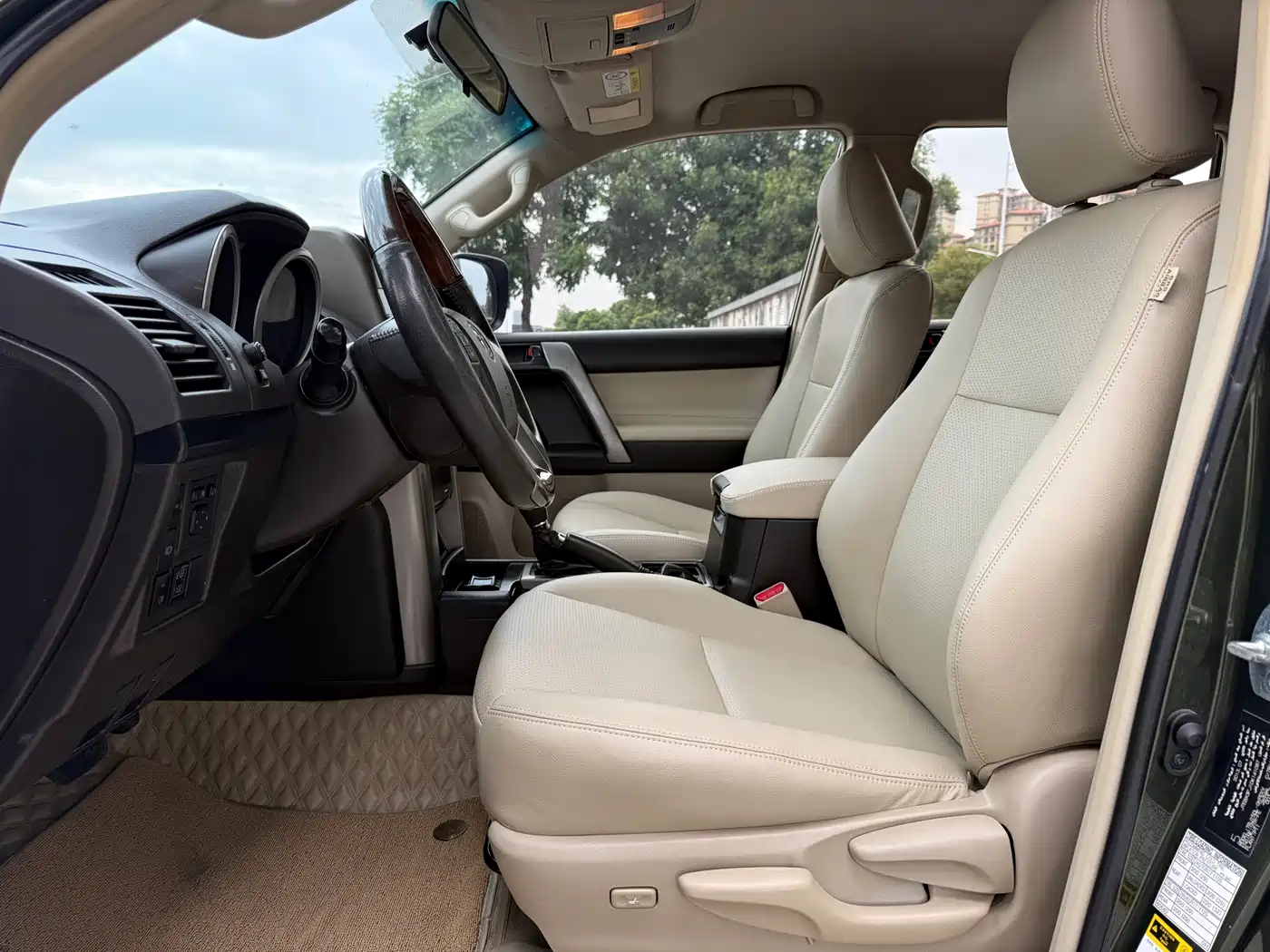 Toyota Prado (Import) 2010 2.7L Auto Luxury фото 4