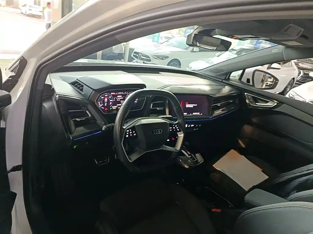 Audi Q4 e-tron 2023 40 e-tron Innovation Edition фото 10