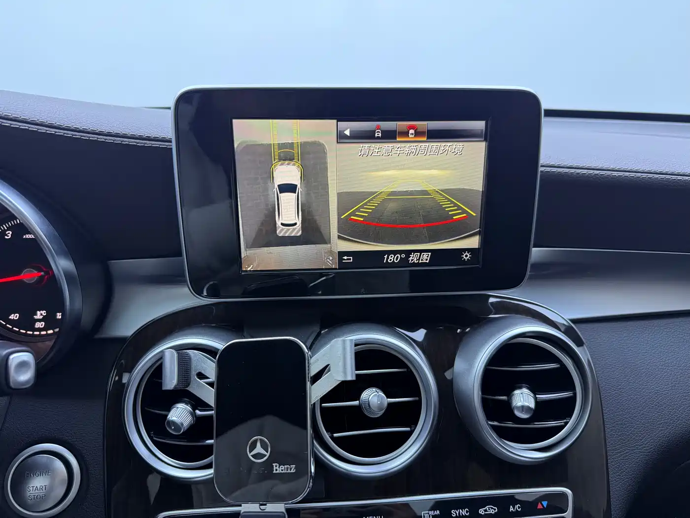 Mercedes-Benz GLC 2018 Facelift GLC 260 4MATIC Luxury фото 27