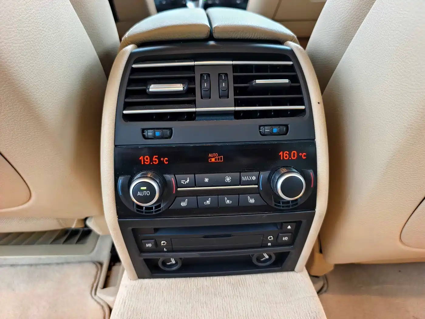 BMW 7 Series 2009 730Li Luxury фото 14