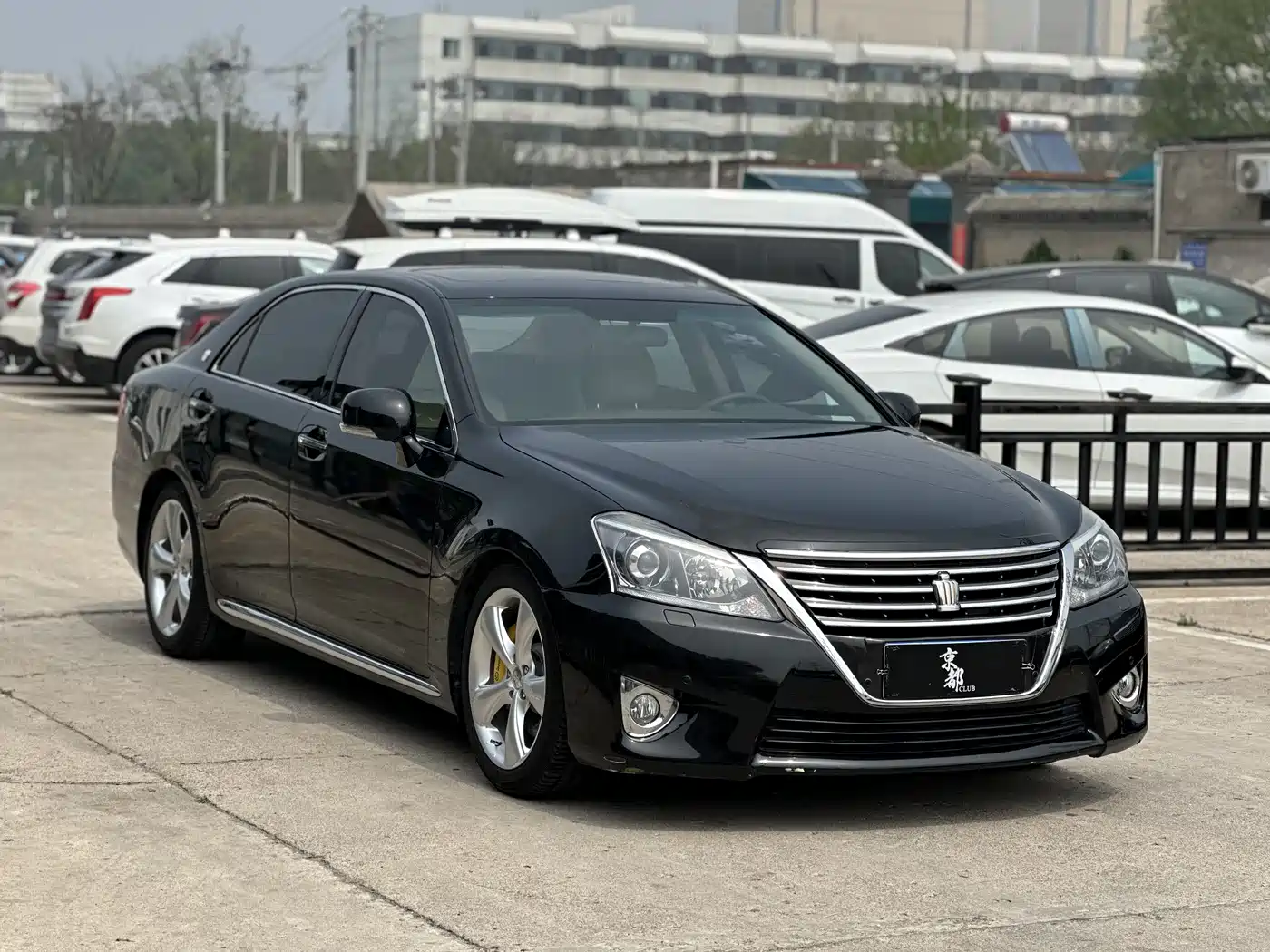 Toyota Crown 2010 2.5L Royal фото 3