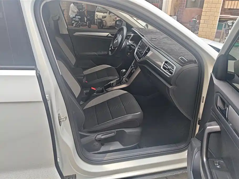 Volkswagen T-ROC 2019 230TSI DSG 2WD Progressive Version China VI фото 8