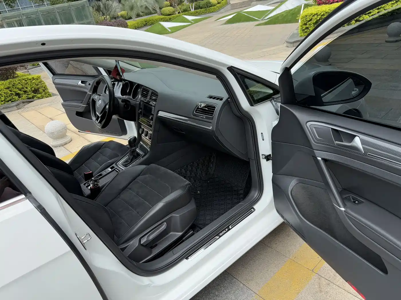 Volkswagen Golf 2018 230TSI Automatic Luxury фото 8
