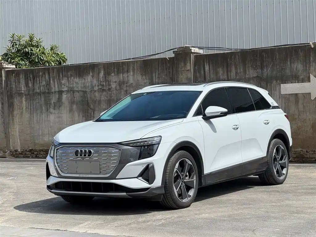 AUDI Q5 E TRON