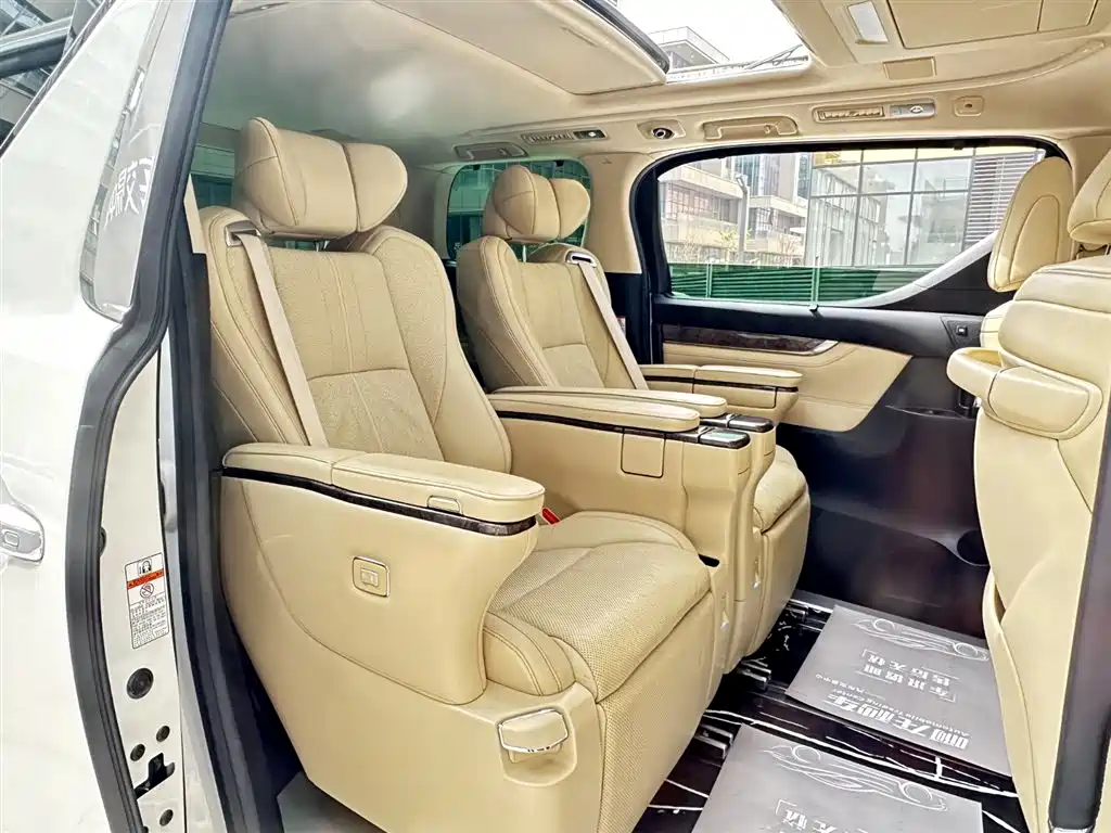 Toyota Vellfire 2020 Twin Engine 2.5L HV Premium Edition фото 16