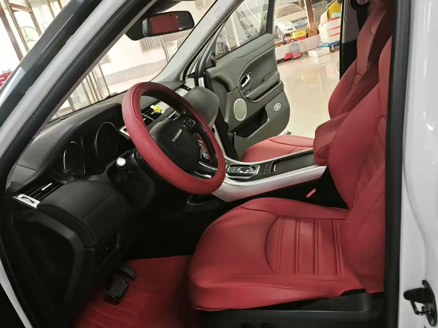 Land Rover Range Rover Evoque 2018 240PS PURE Trend фото 5