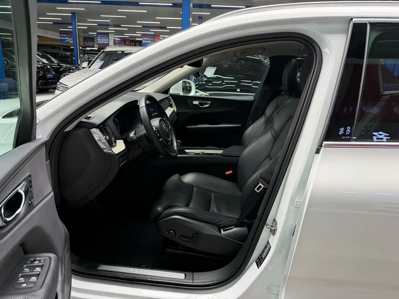 Фото 6 - Volvo XC60