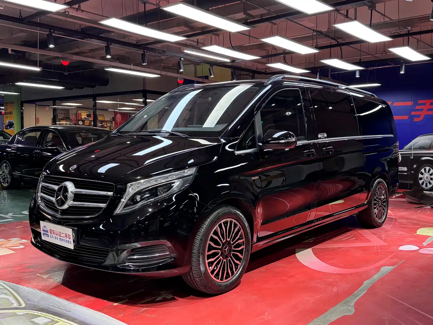 Mercedes-Benz V-Class 2017 Model V 260 L Premium Extended Edition