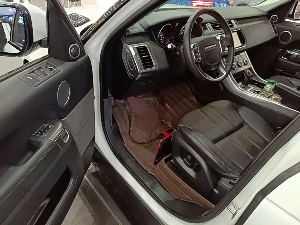 Фото 16 - Land Rover Range Rover Sport