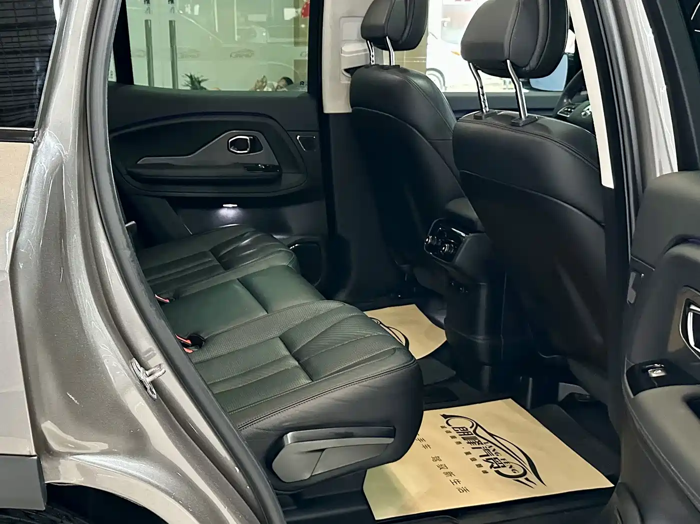 NIO ES8 2019 2018 425KM Base Edition 7-Seater