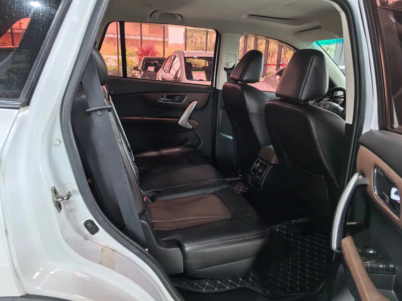 SWM Motor SWM X7 2019 2017 1.5T Automatic Smart Enjoy 7-seater