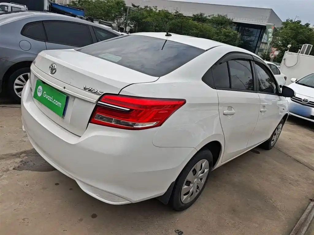 Toyota Vios 2017 1.5L CVT Pioneer фото 5