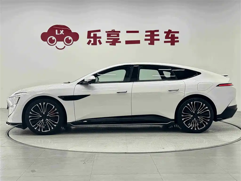 Avatr 12 2025 Ultra Pure Electric AWD фото 2