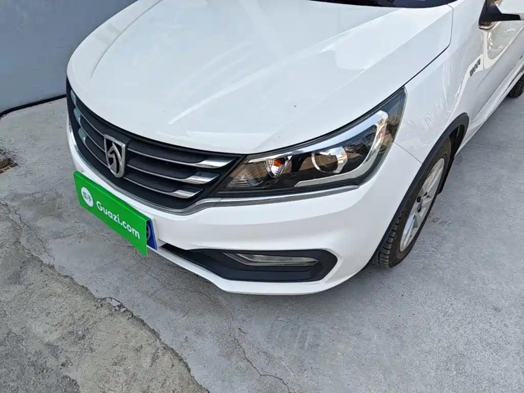 Baojun 310W 2017 2017 1.5L Manual Fashion Edition (China V)