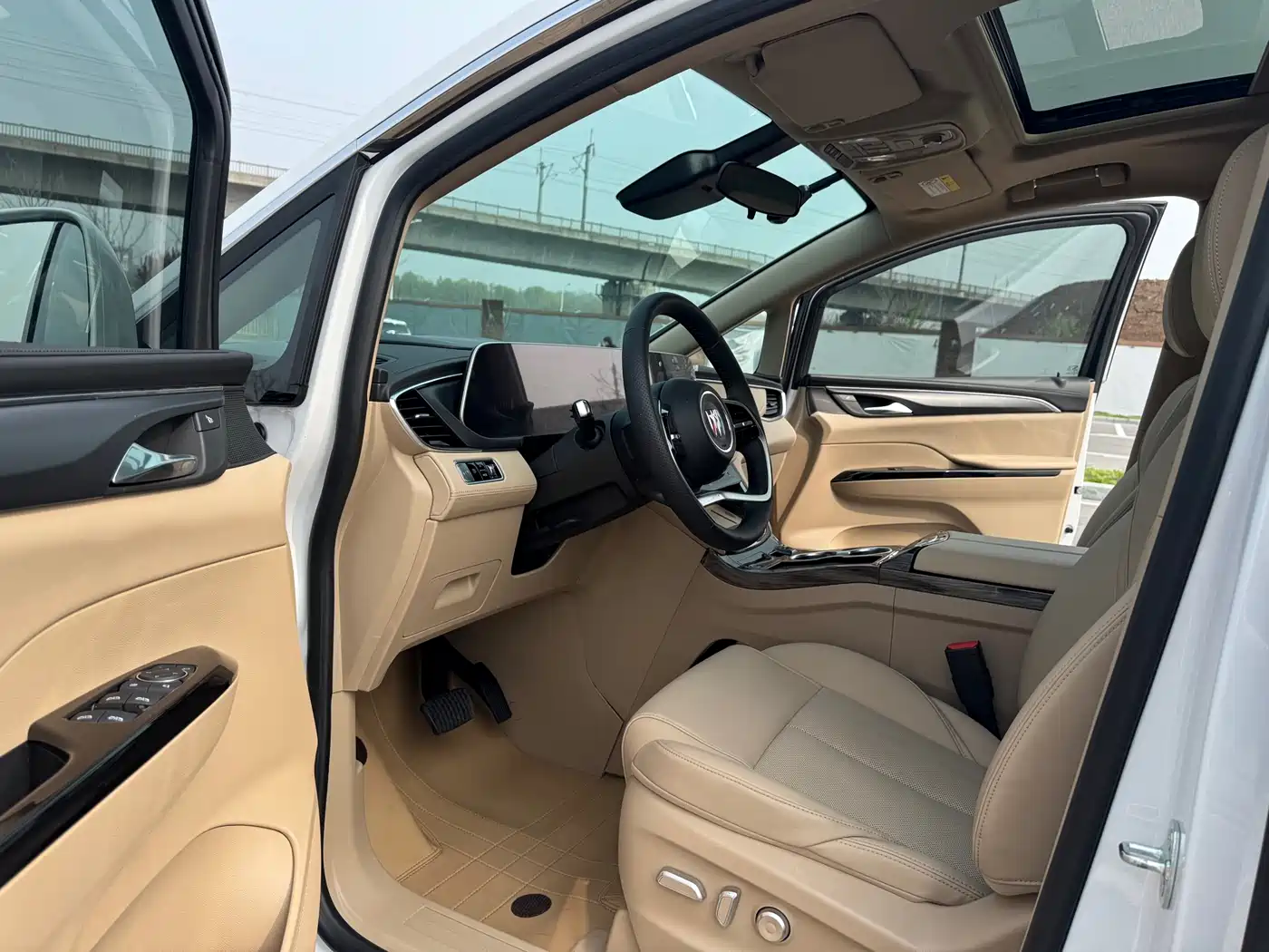 BUICK GL8 NEW ENERGY