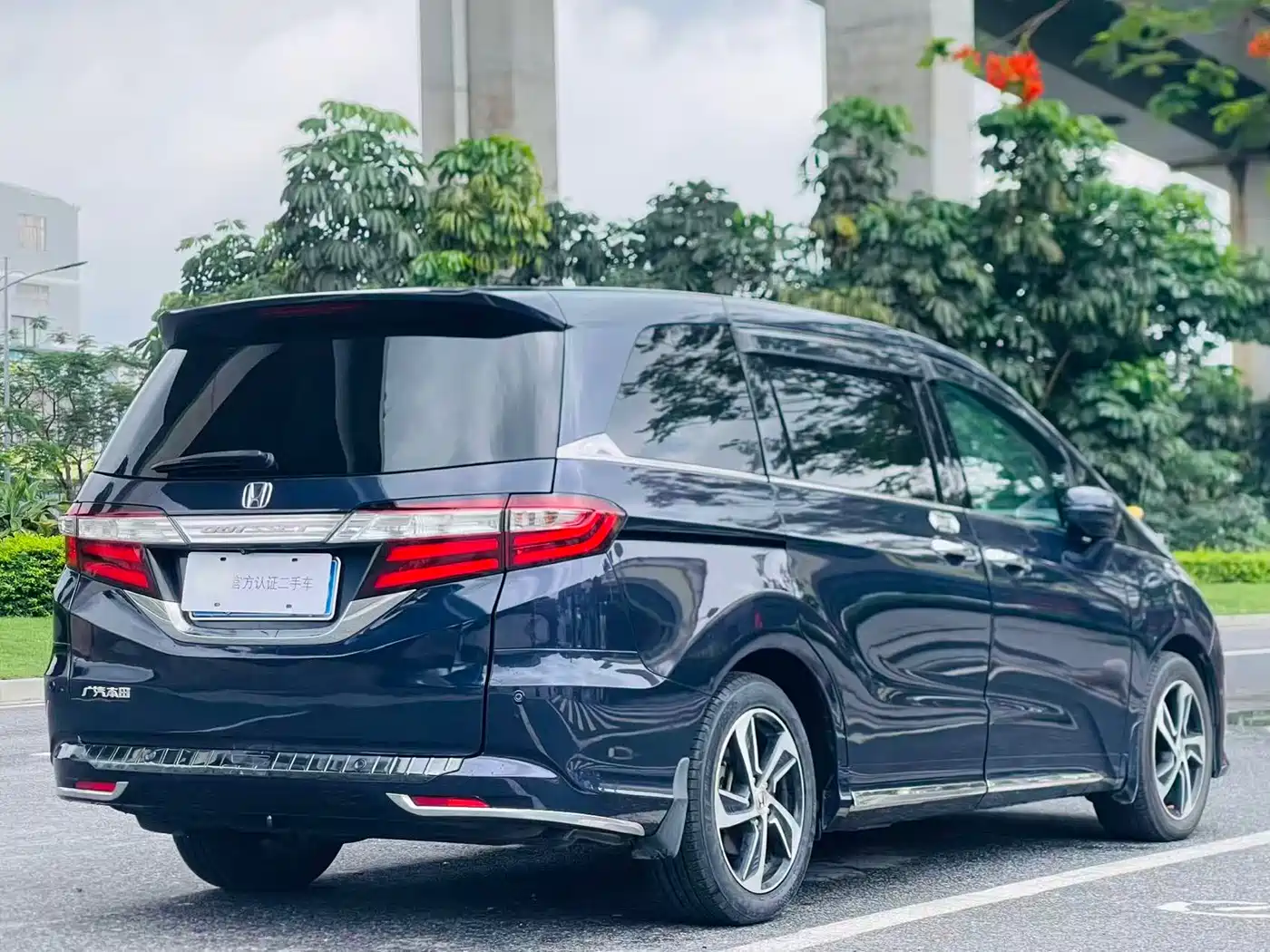 Honda Odyssey 2015 2.4L Supreme Edition фото 5