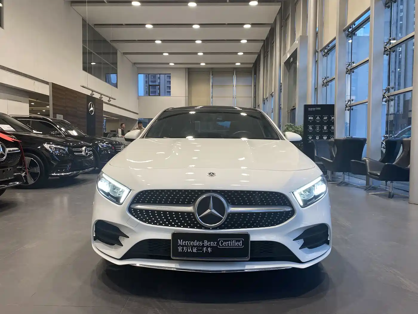 Mercedes-Benz A-Class 2021 A 200 L Sport Sedan Fashion Edition фото 2
