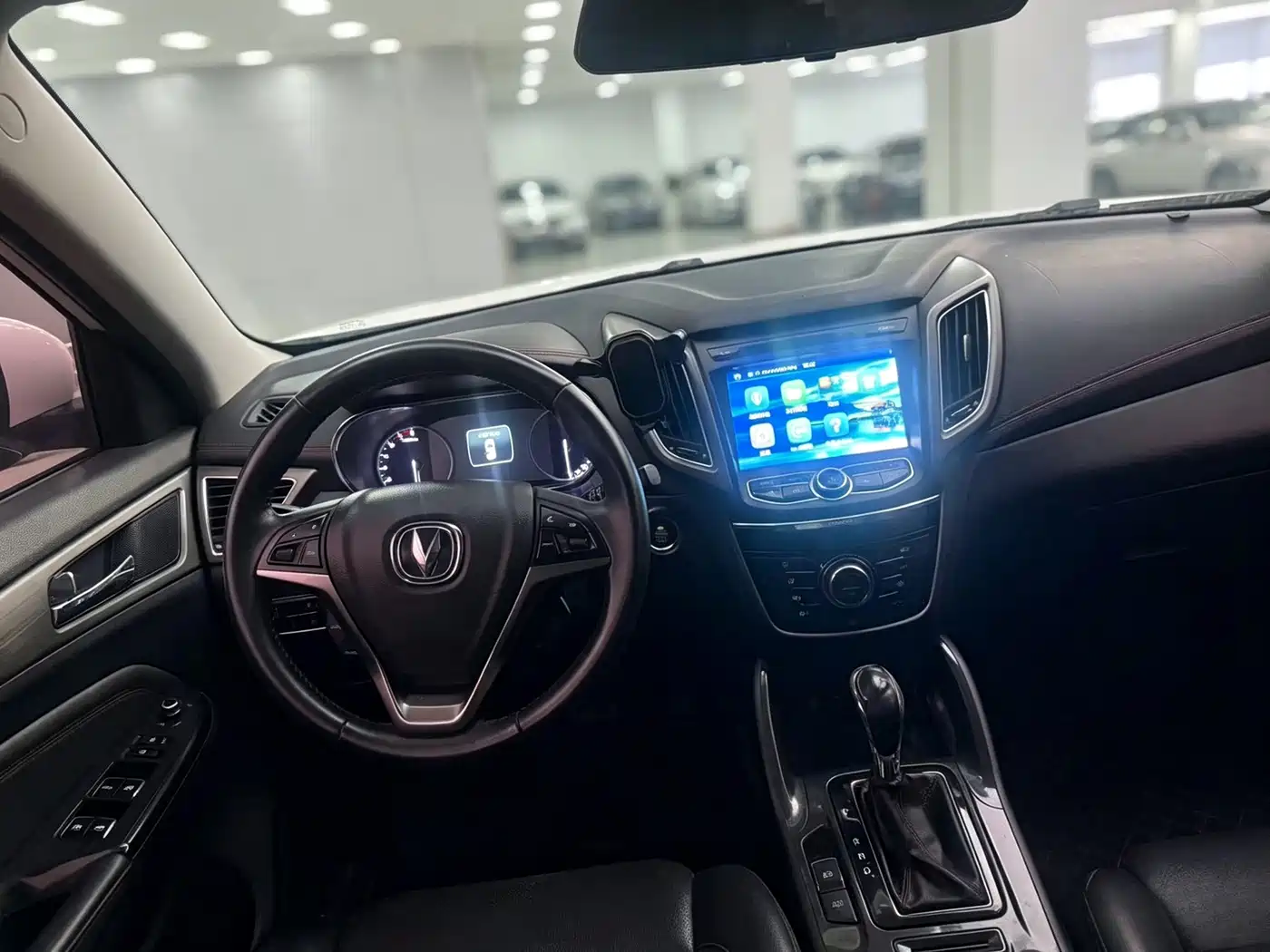 Фото 4 - Changan CS75