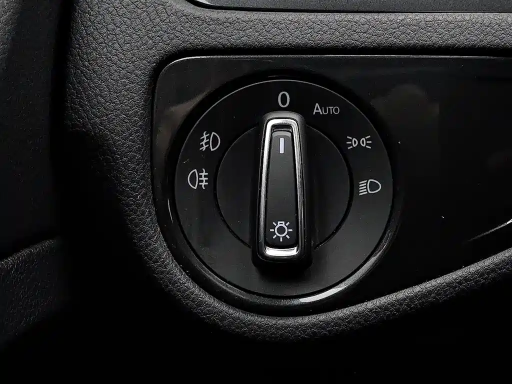 Volkswagen Golf 2020 Beloved Edition 280TSI DSG Luxury фото 21