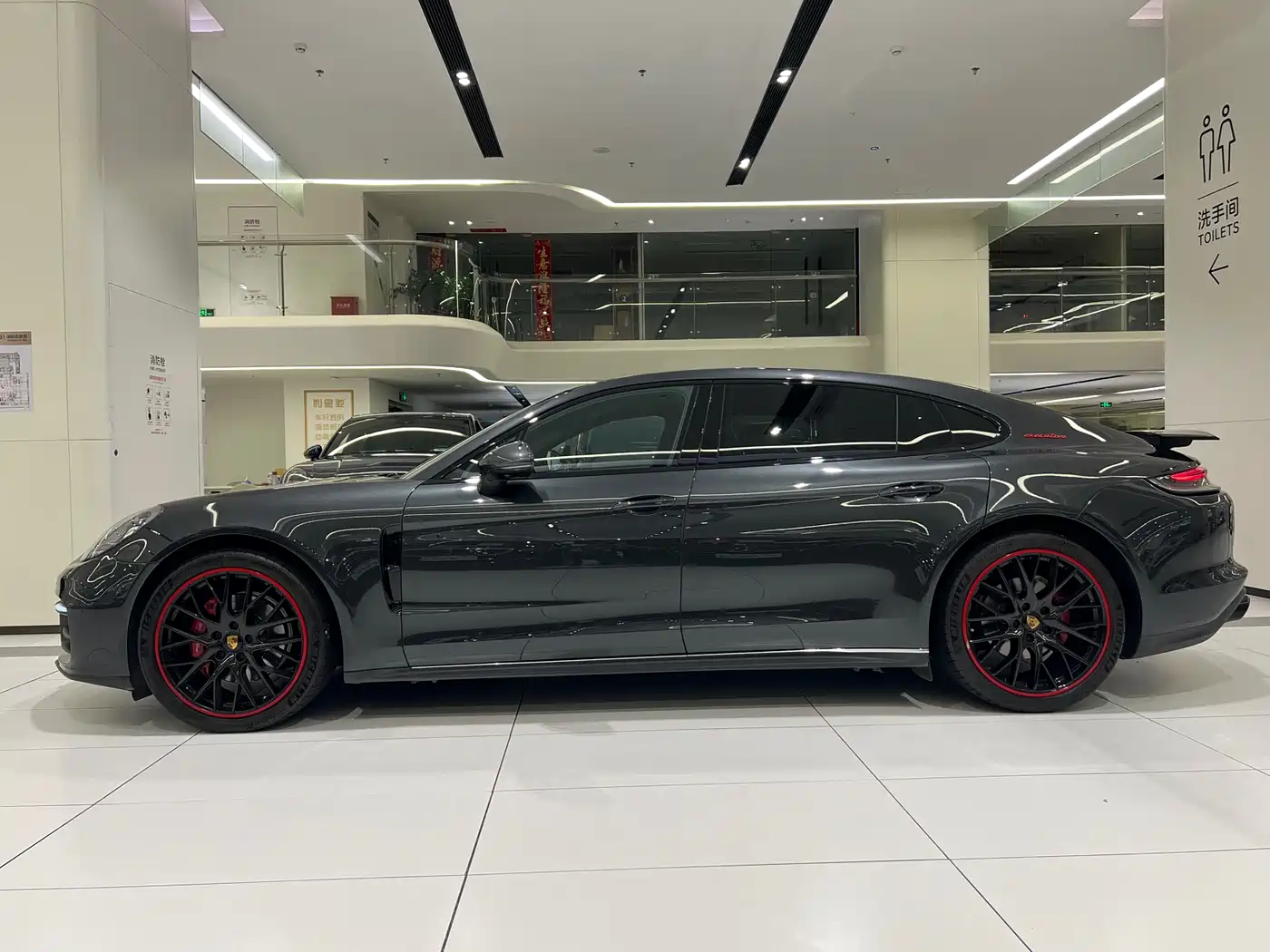 PORSCHE PANAMERA