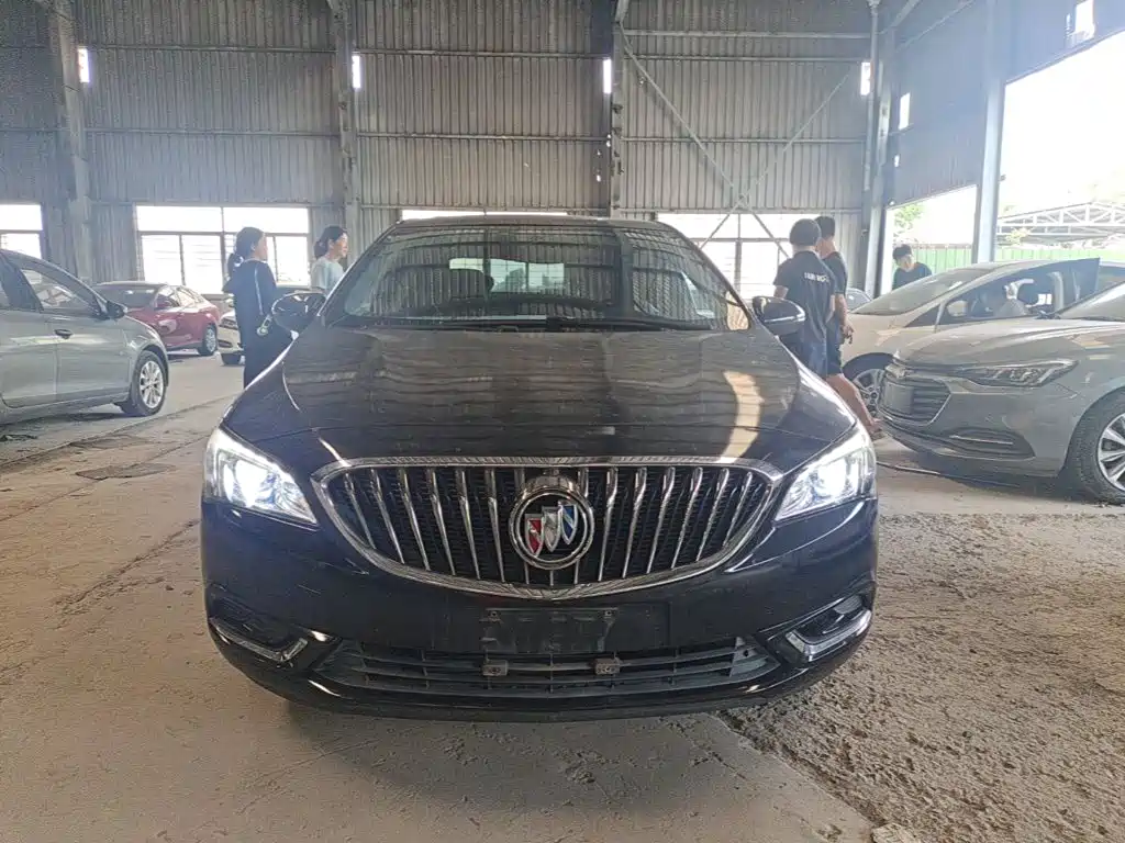 Photo 3 - Buick Verano
